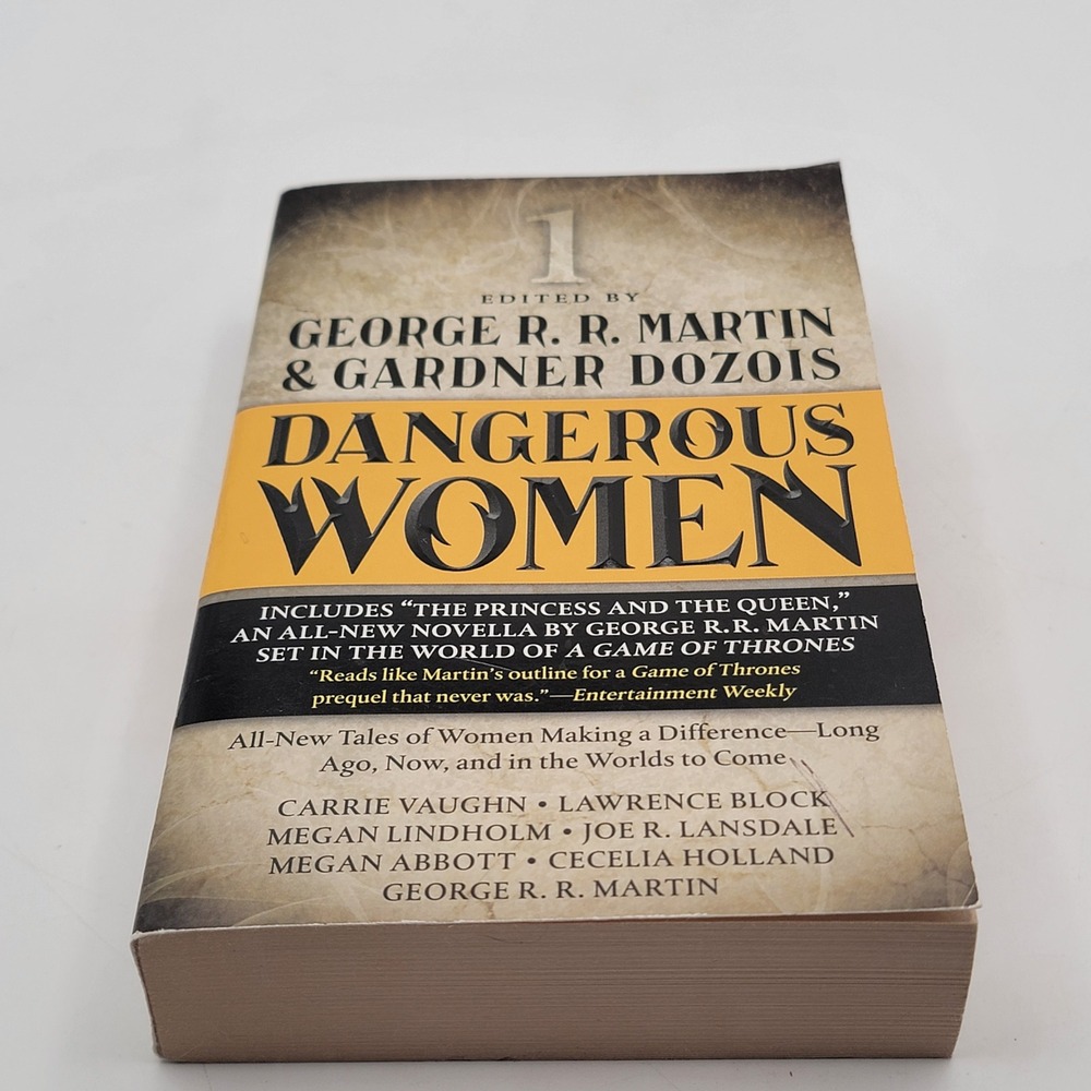 George R.R. Martin Dangerous Women 1 Paperback First Edition Anthology Good
